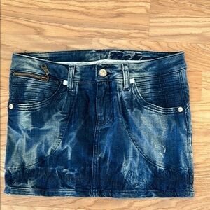 Reborn cute Jean skirt size 6